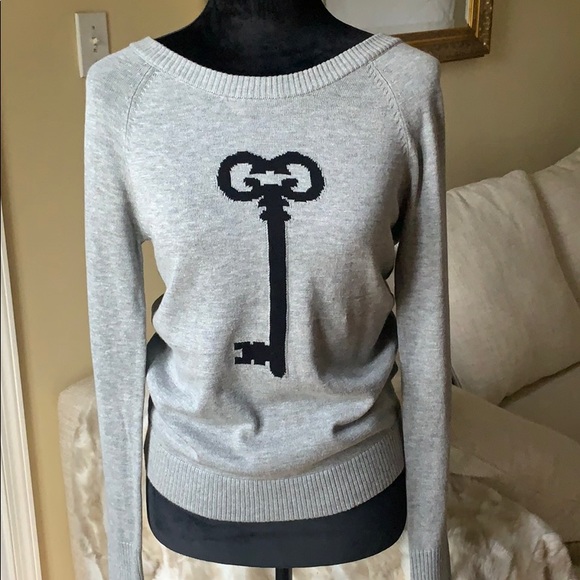 NEW w/ Tags Amy Byer Key Sweater - Picture 1 of 2